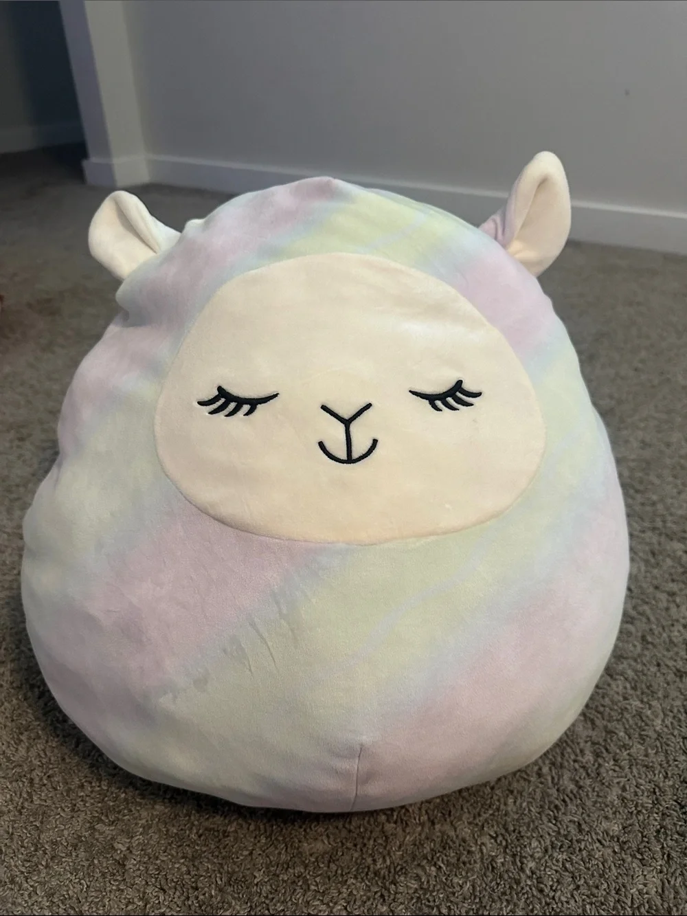 Squishmallows YARELI The Easter Llama 16
